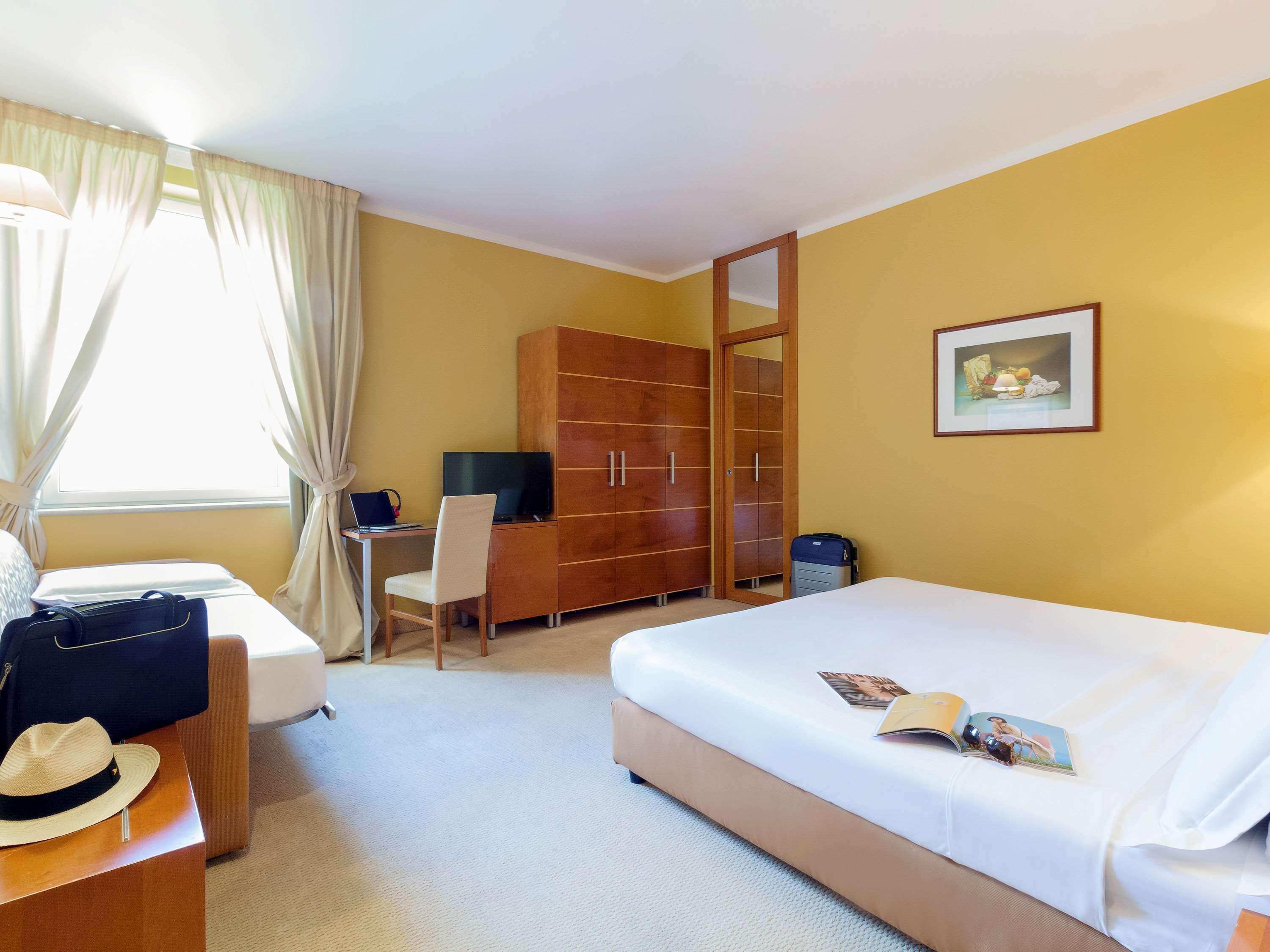 Ibis Styles Bari Giovinazzo Hotel Екстериор снимка