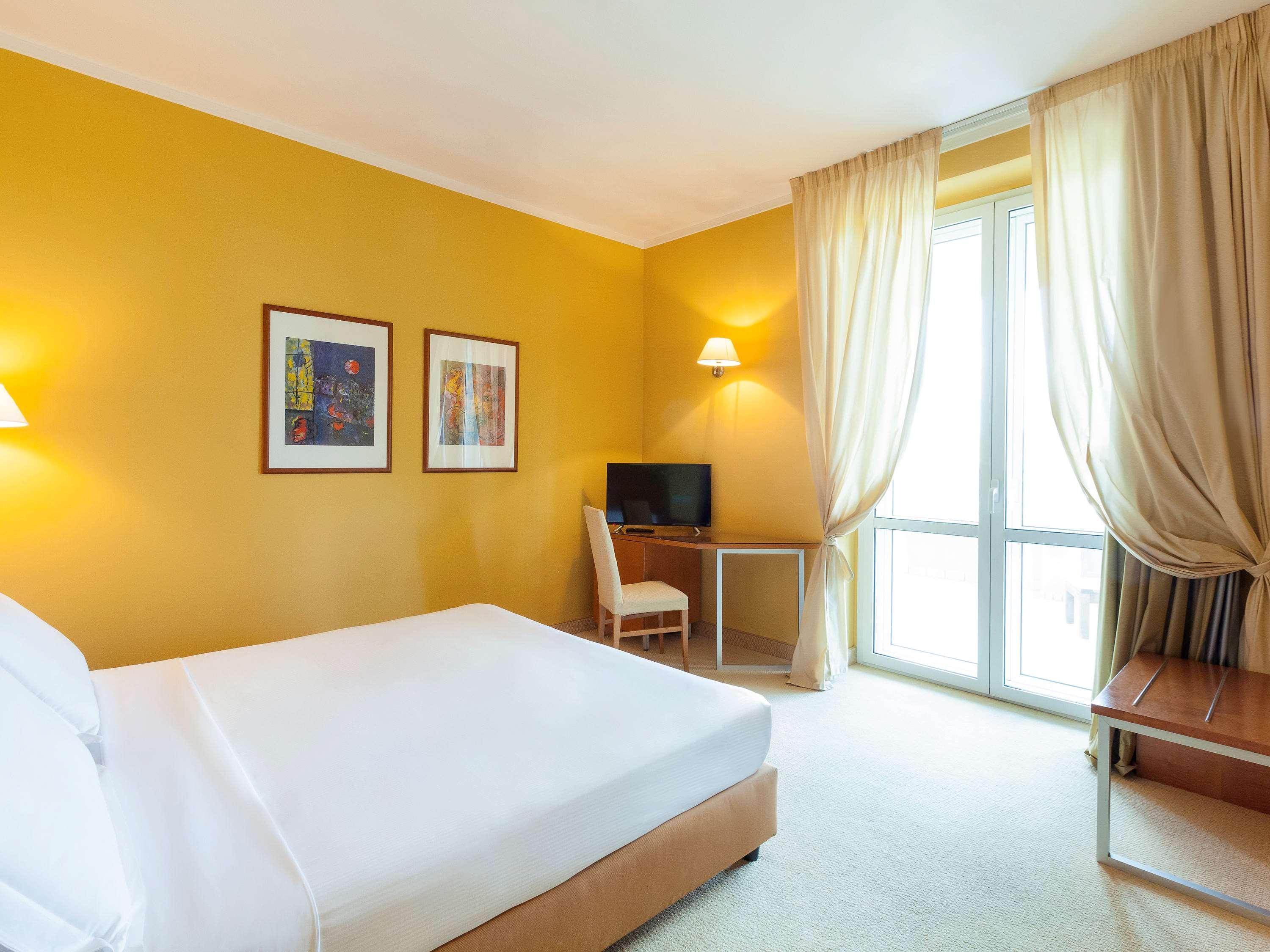 Ibis Styles Bari Giovinazzo Hotel Екстериор снимка