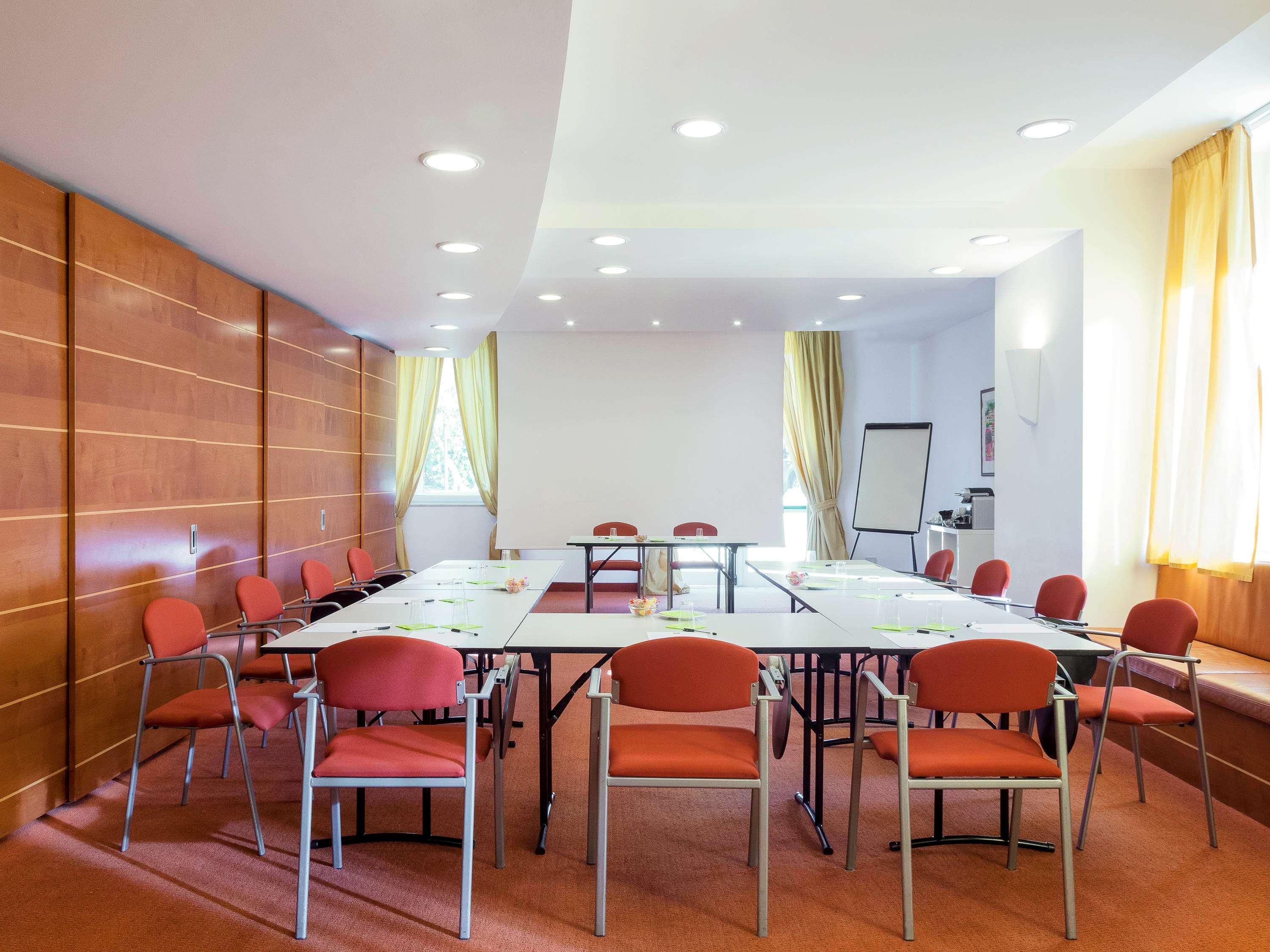 Ibis Styles Bari Giovinazzo Hotel Екстериор снимка