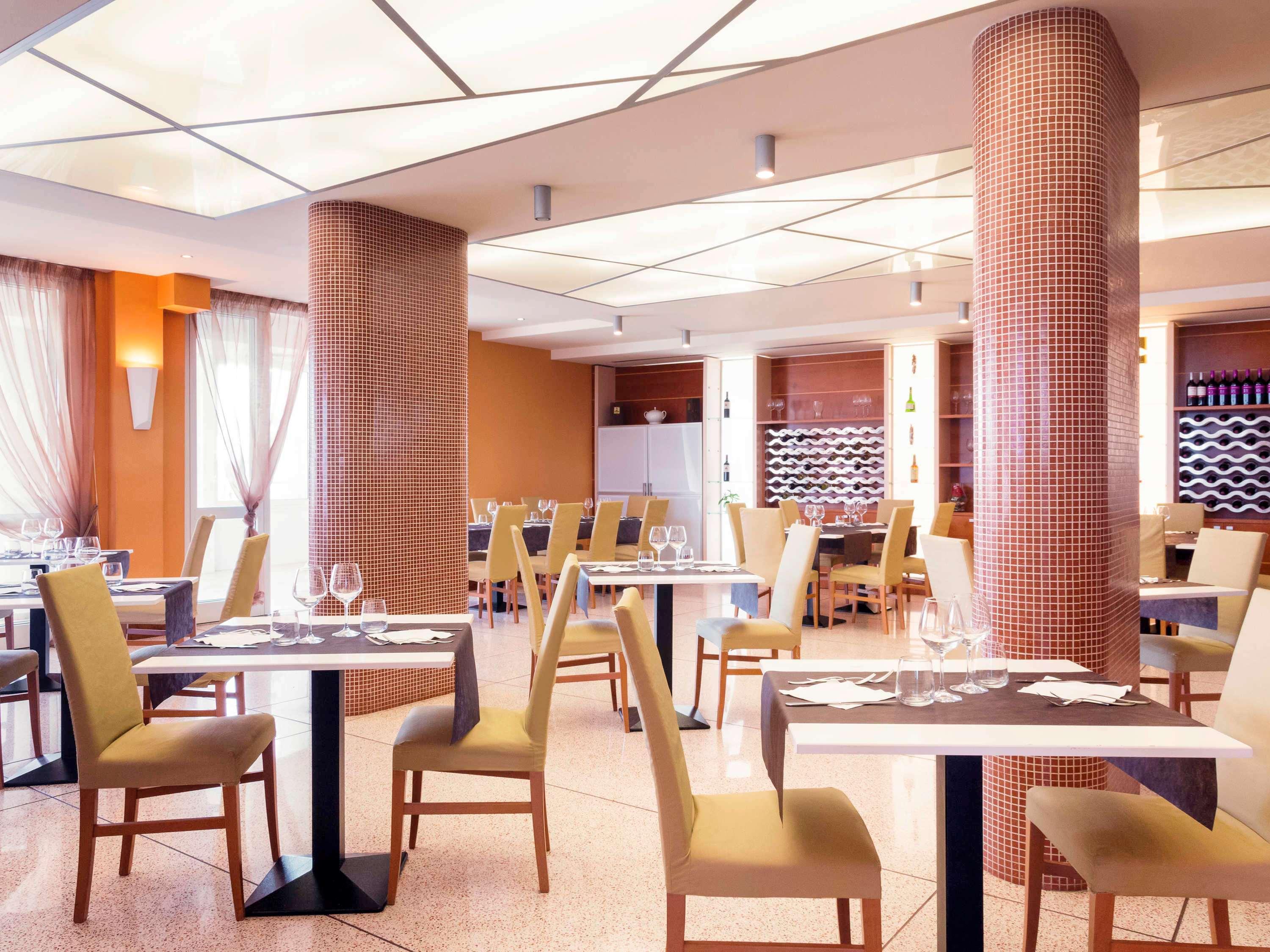 Ibis Styles Bari Giovinazzo Hotel Екстериор снимка