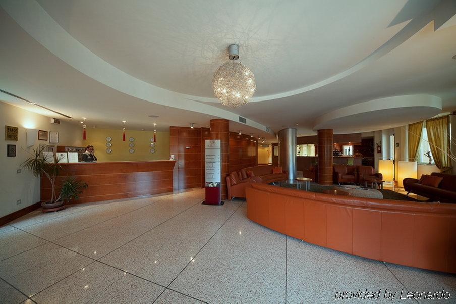 Ibis Styles Bari Giovinazzo Hotel Екстериор снимка