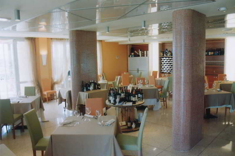 Ibis Styles Bari Giovinazzo Hotel Ресторант снимка