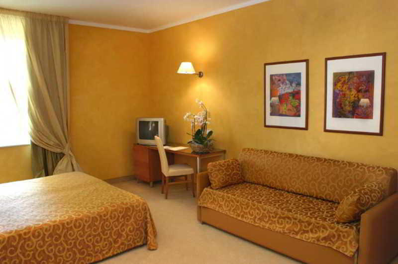 Ibis Styles Bari Giovinazzo Hotel Екстериор снимка