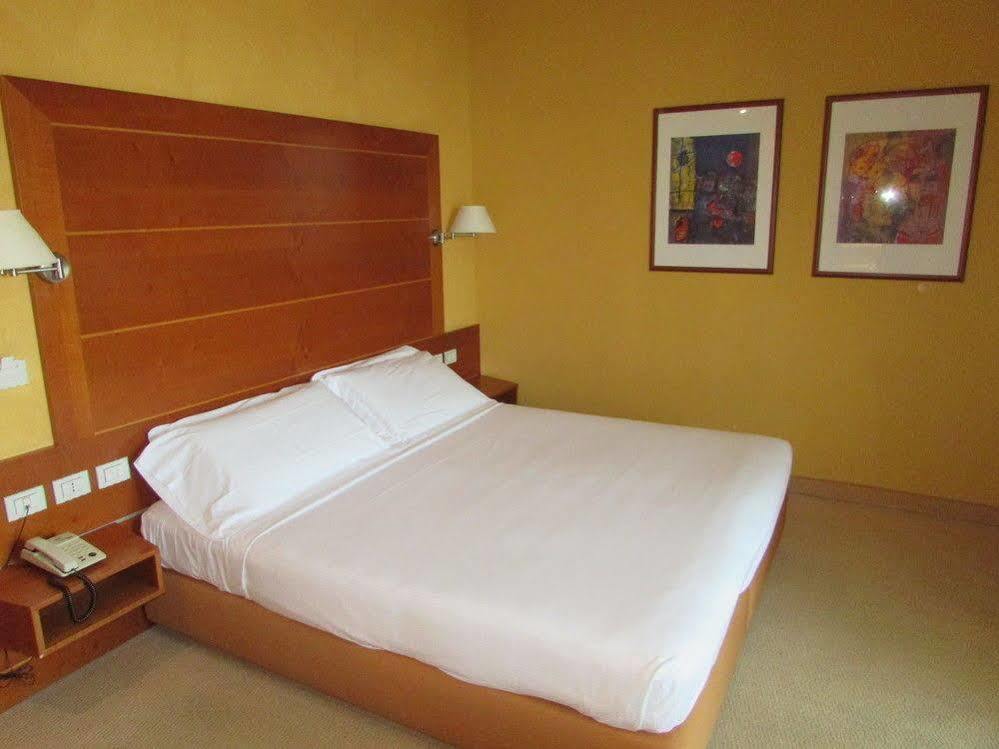Ibis Styles Bari Giovinazzo Hotel Екстериор снимка